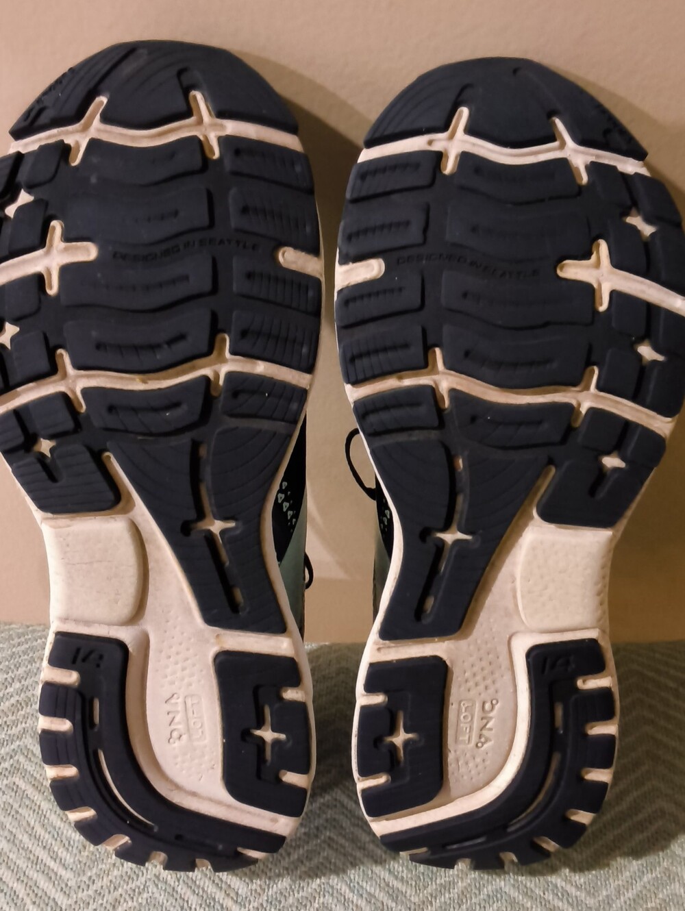 BROOKS WOMEN'S GHOST 14 ATHLETIC SHOES - PEACOAT/YUCCA/NAVY, Size 11 - Picture 15 of 15